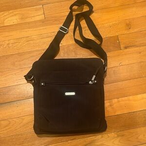 Baggallini Black Men's Crossbody Messenger Bag